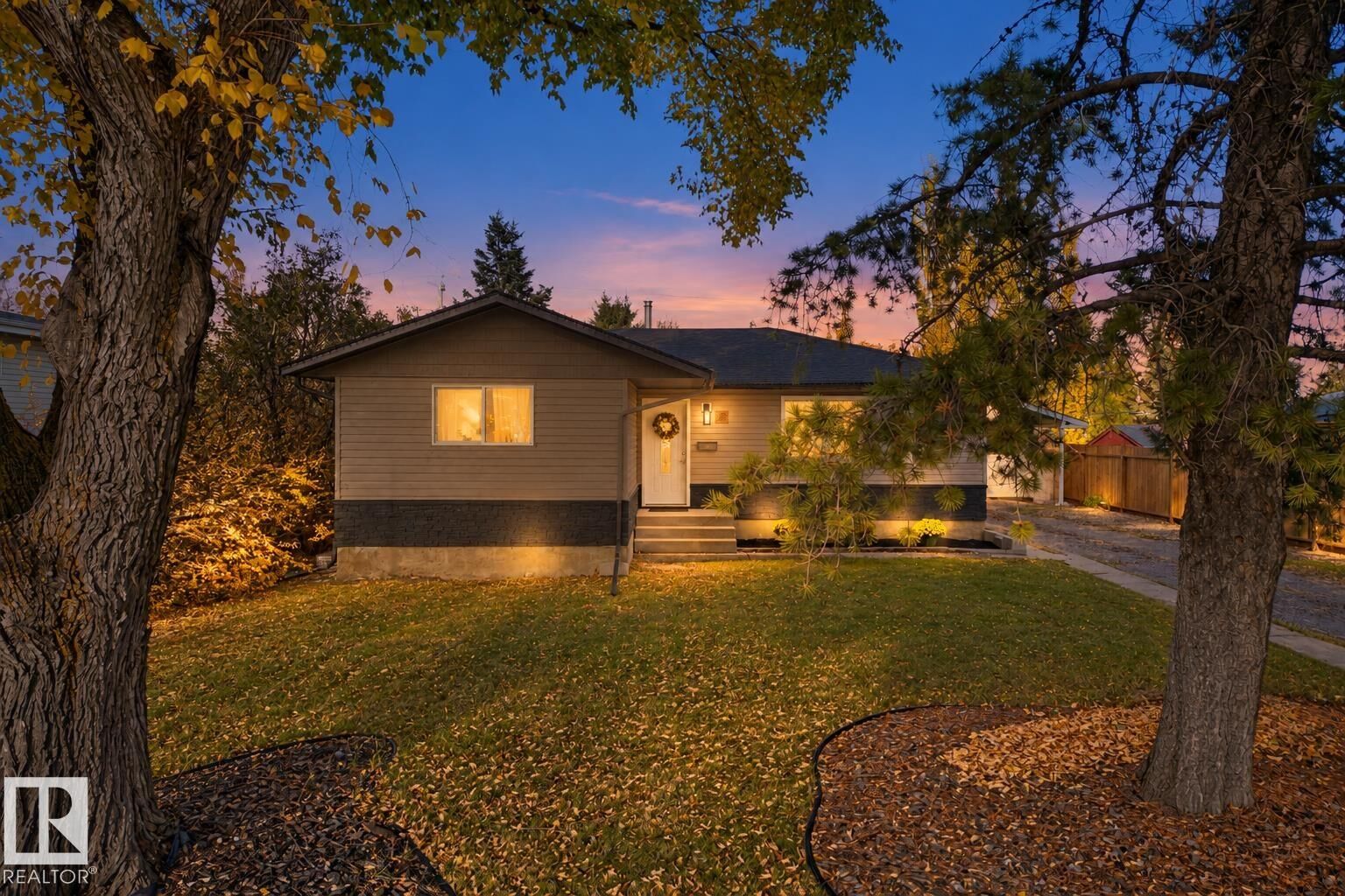 Property Photo:  58 Pine Street  AB T8N 1S7 