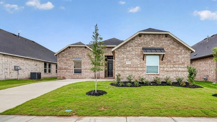 Property Photo:  3301 Pier View Street  TX 76065 