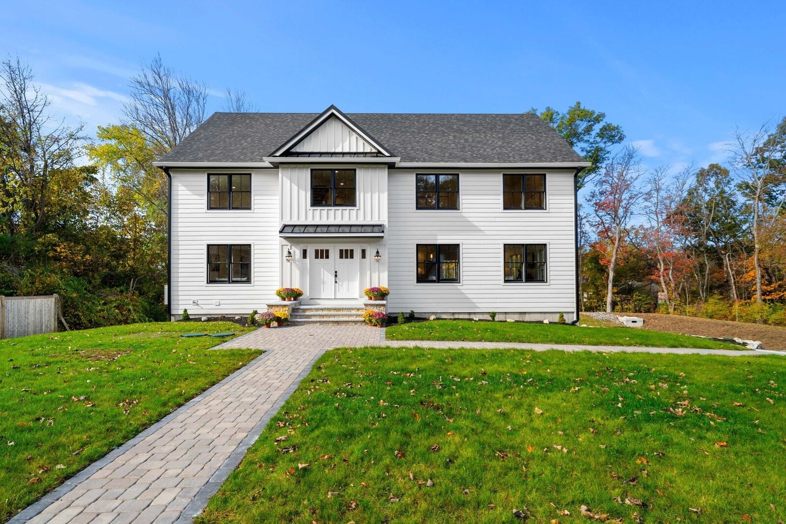 Property Photo:  5 Lee Avenue  MA 01887 