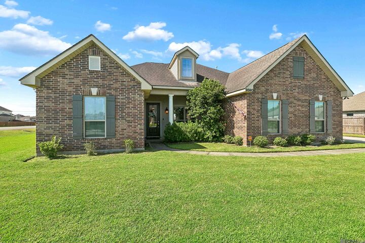 Property Photo: 9590 Catalpa Loop LA 70094