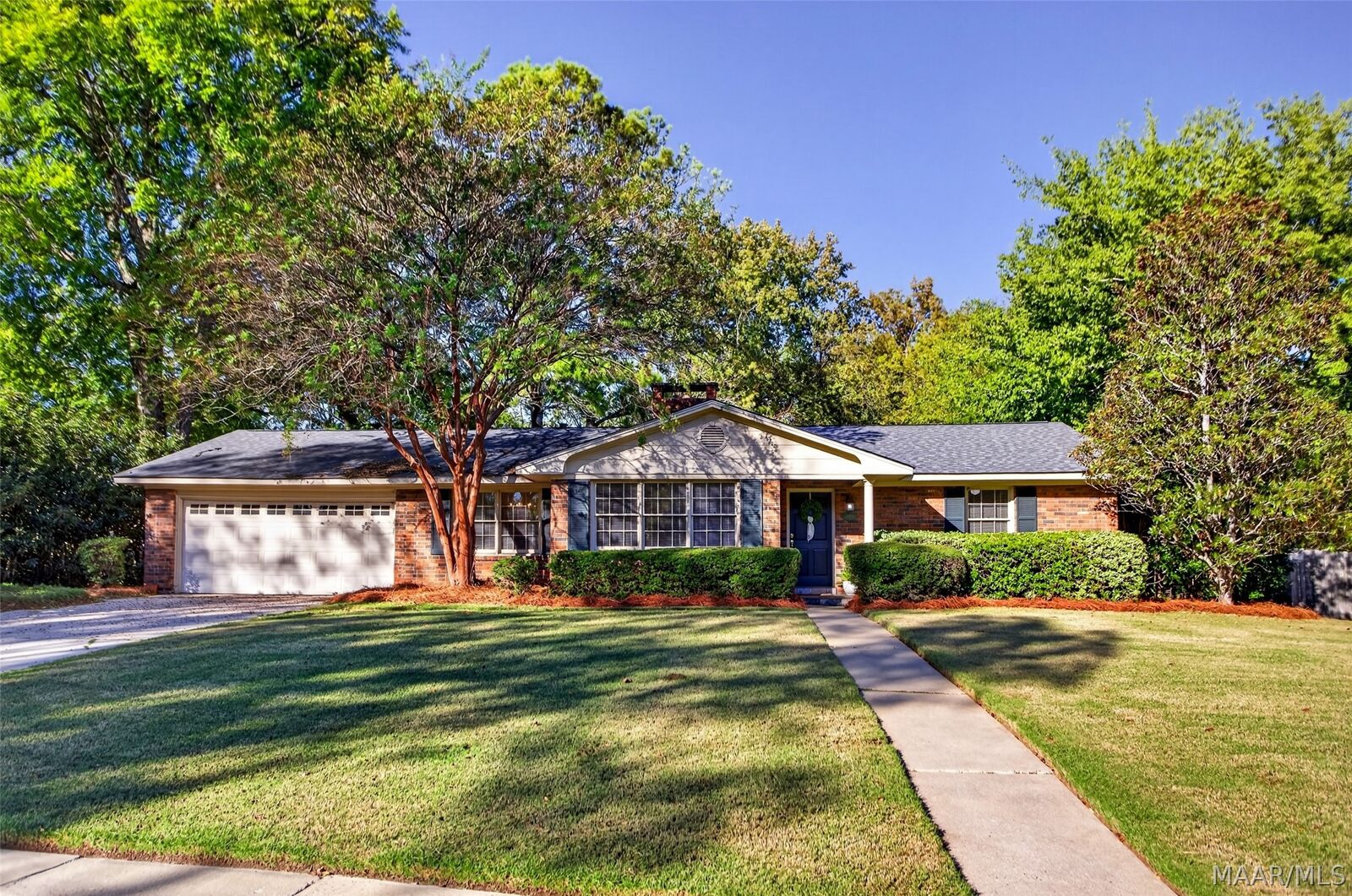 Property Photo:  1826 Fairforest Drive  AL 36106 