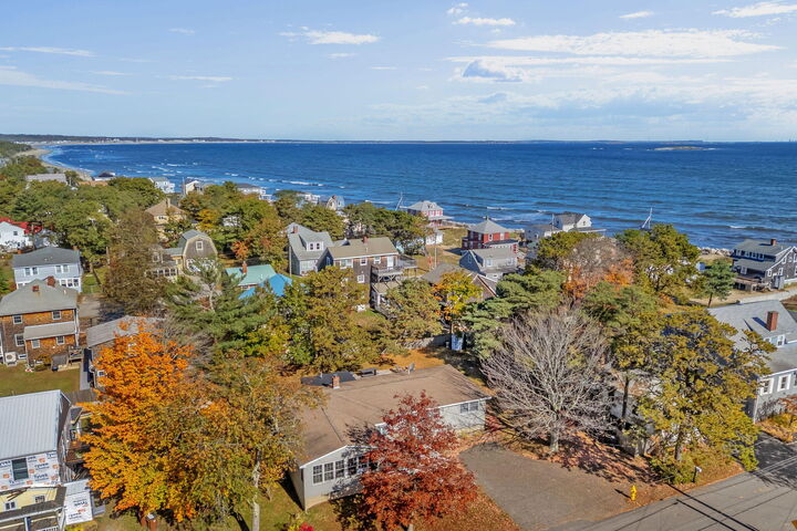 Property Photo:  16 Lower Beach Road  ME 04072 