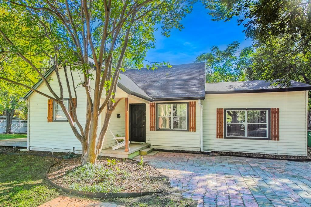 Property Photo:  212 Penn Street  TX 75165 