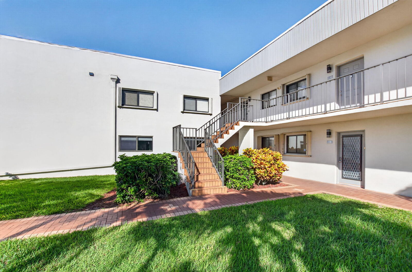 Property Photo:  15450 Pembridge Avenue 163  FL 33484 