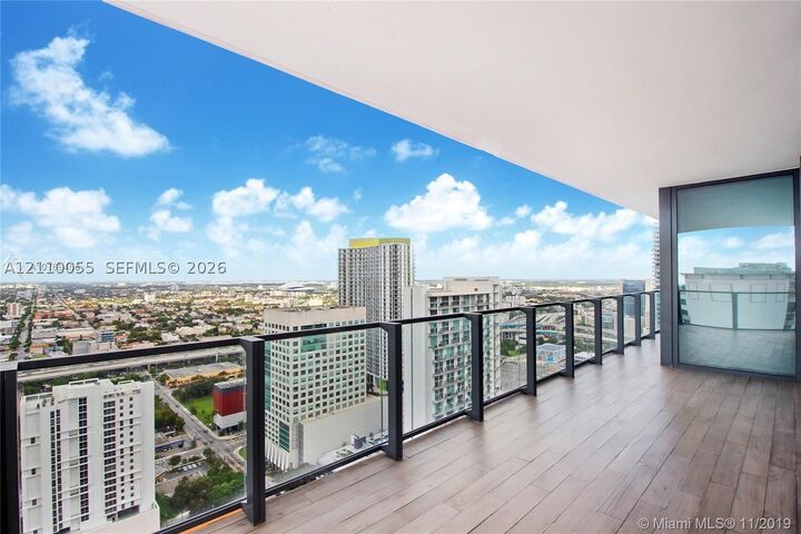 Property Photo:  88 SW 7th St 3202  FL 33130 