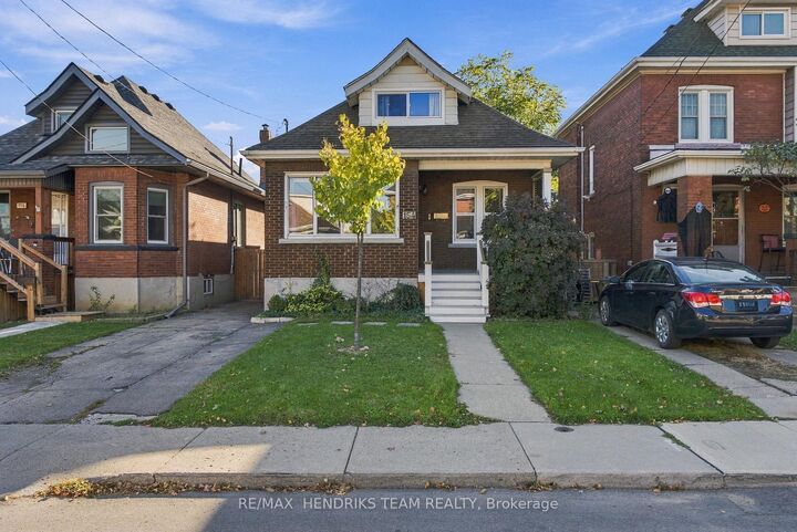 Property Photo:  154 Prospect Street N  ON L8L 6X7 