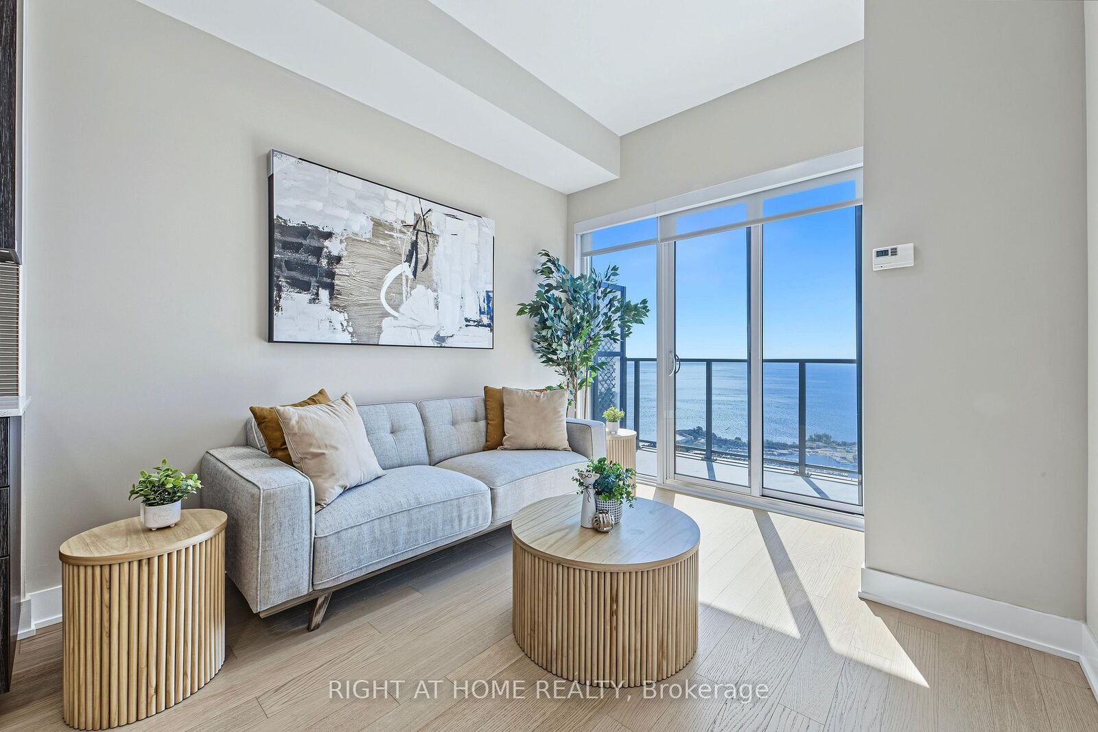 Property Photo:  30 Shore Breeze Drive 6108  ON M8V 0J1 