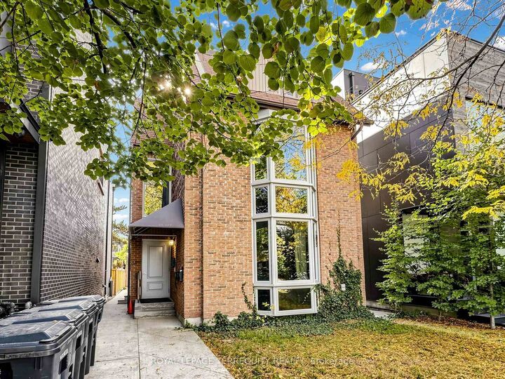Property Photo:  41 Summerhill Avenue 1  ON M4T 1A9 