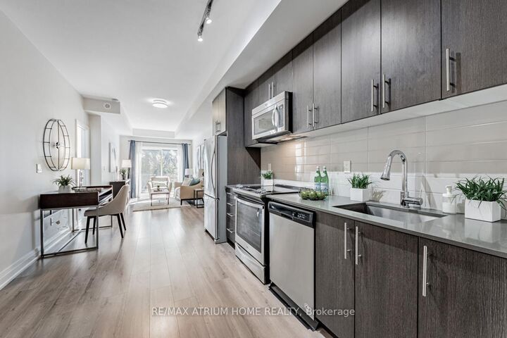 Property Photo:  780 Sheppard Avenue E 18  ON M2K 0E8 