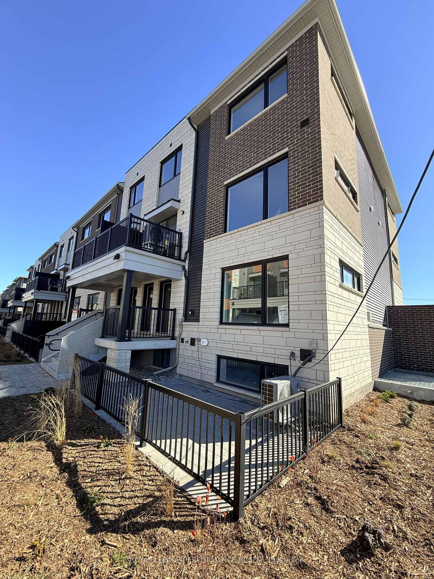 Property Photo:  1001 Glenroy Gilbert Drive 9  ON K2J 5W2 