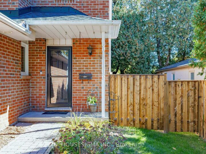 Property Photo: 935 King Road 17 ON L7T 3L2