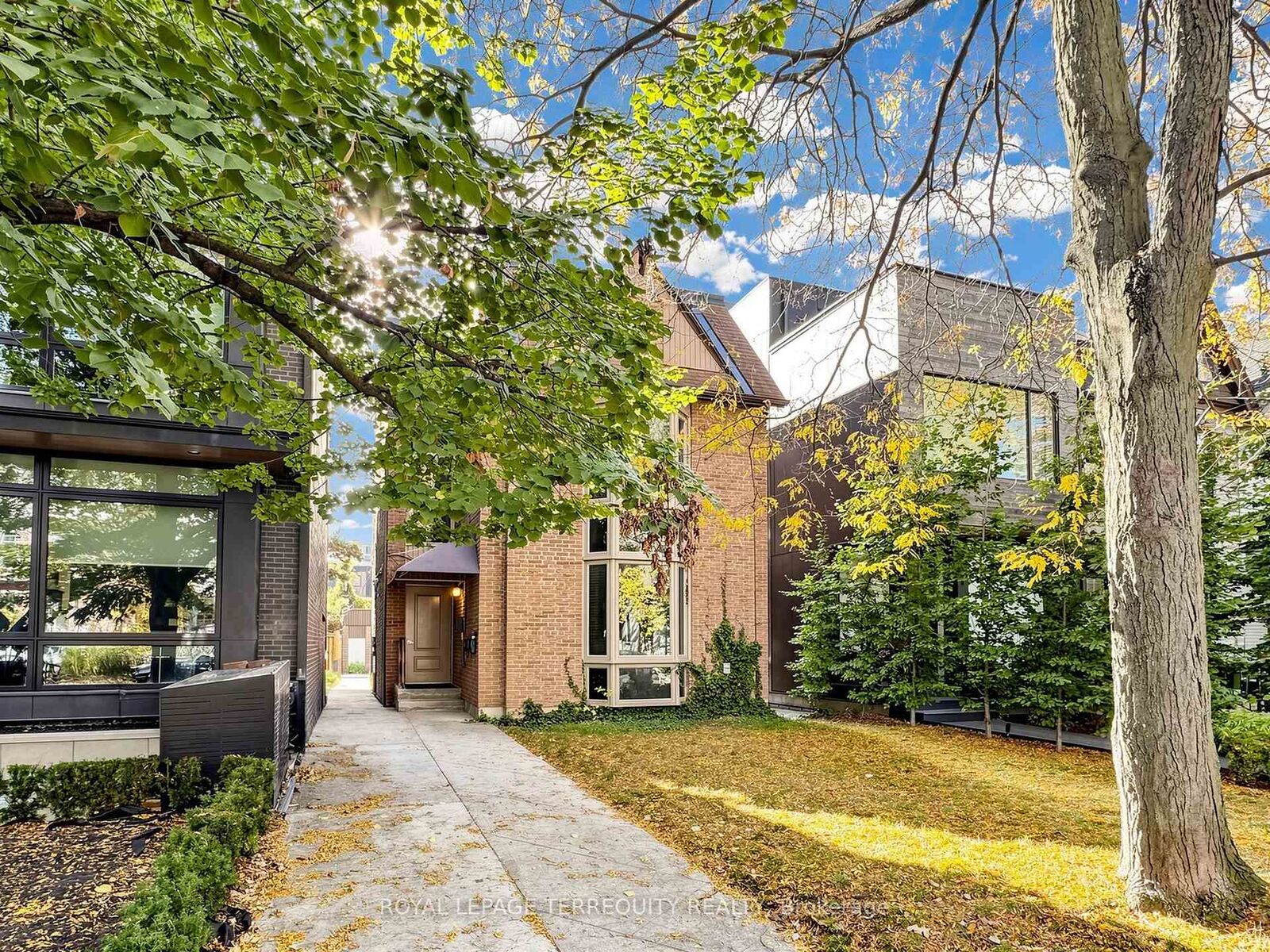 Property Photo:  41 Summerhill Avenue 3  ON M4T 1A9 