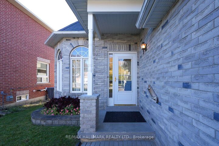 Property Photo:  1968 Romina Court  ON L9S 4Y1 