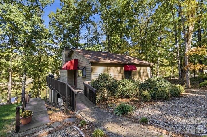 Property Photo: 7087 Cove Creek Drive NC 28673