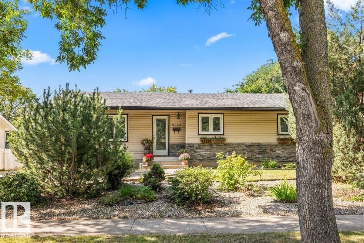 Property Photo:  9212 93 Street  AB T0M 2C0 