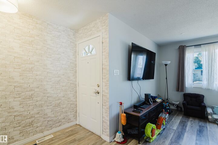 Property Photo:  67 Starling Drive  AB T8A 0A6 