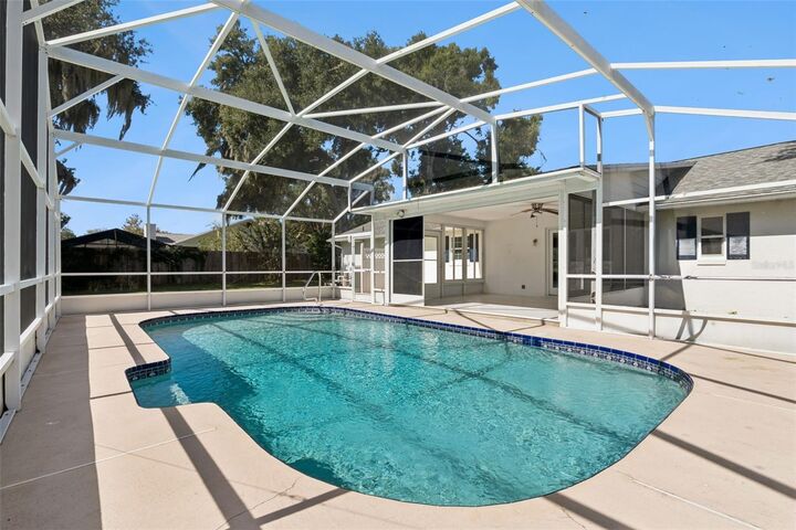 Property Photo: 5246 Royal Oak Drive FL 34731