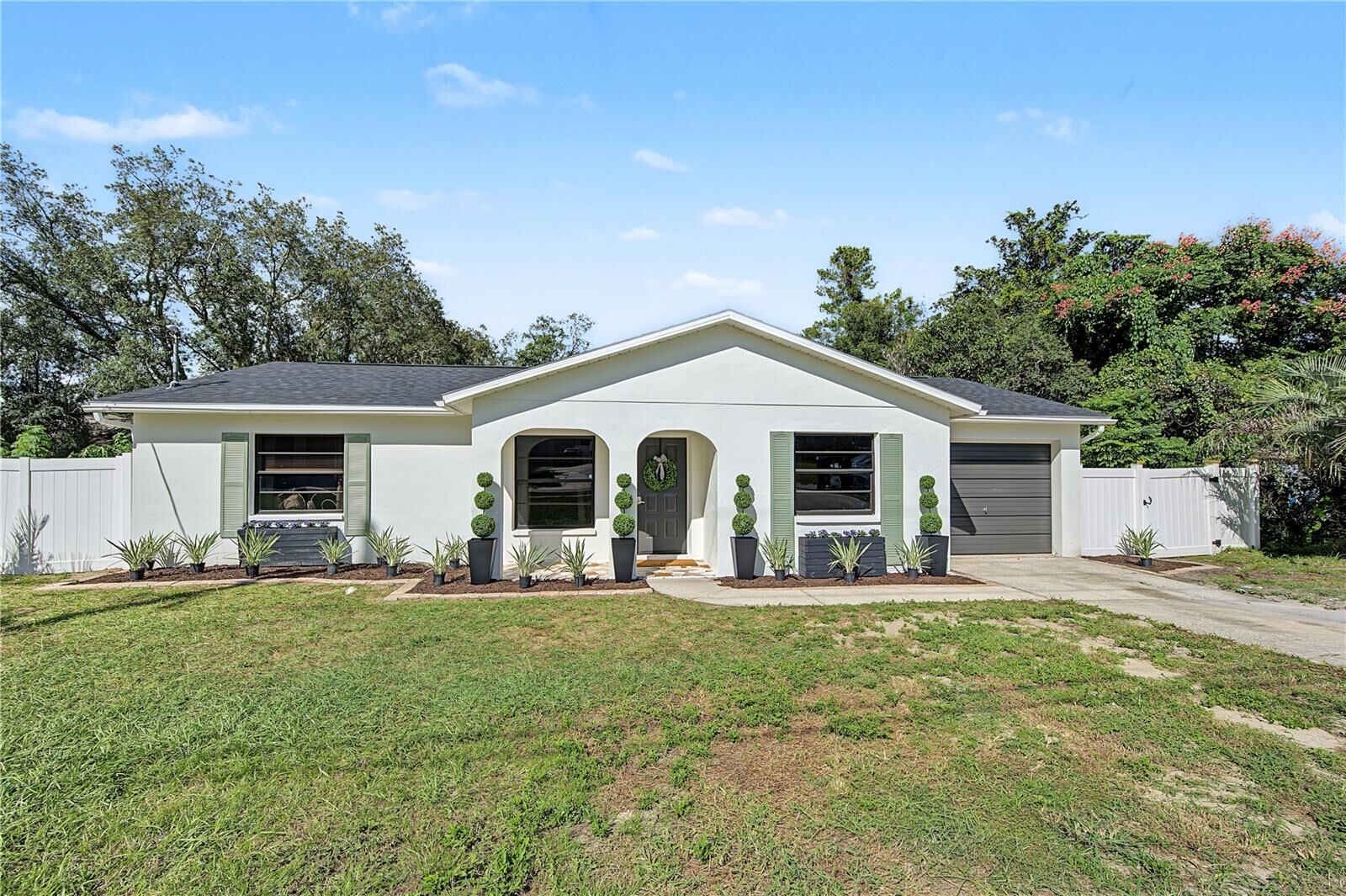 Property Photo: 12989 Linden Drive FL 34609