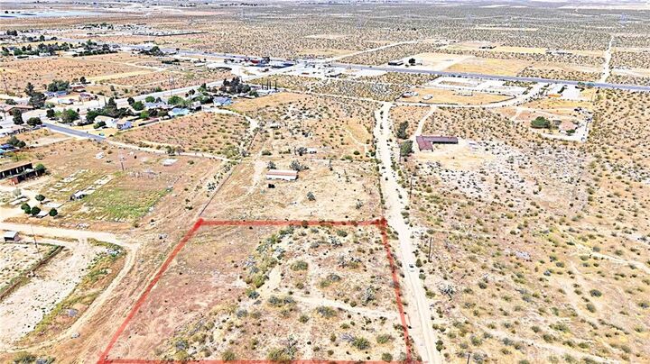 Property Photo: 132 E Avenue V13 CA 93553
