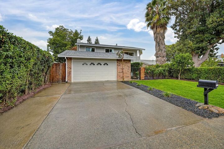 Property Photo: 2613 Yuma Circle CA 95827