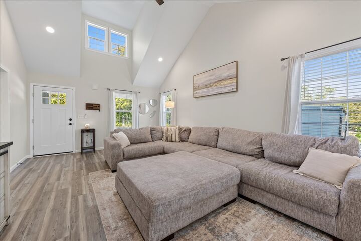 Property Photo: 1649 Cumberland Heights Rd TN 37040