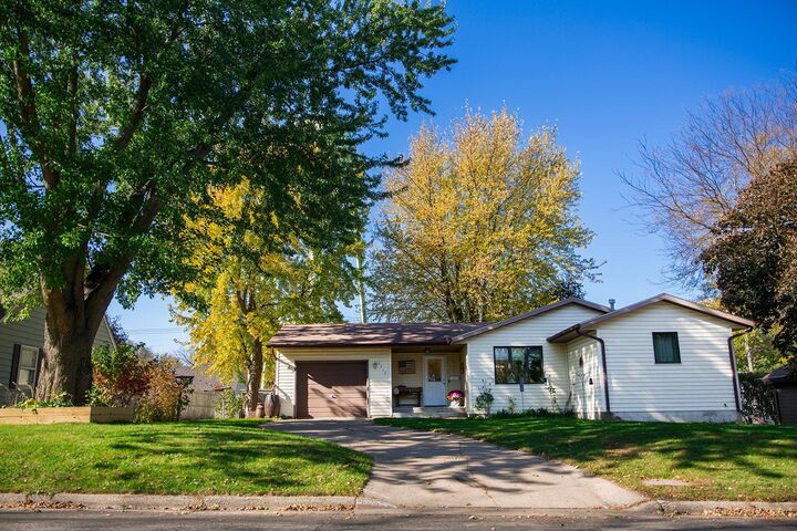 Property Photo:  1515 Chandler Avenue N  MN 55336 