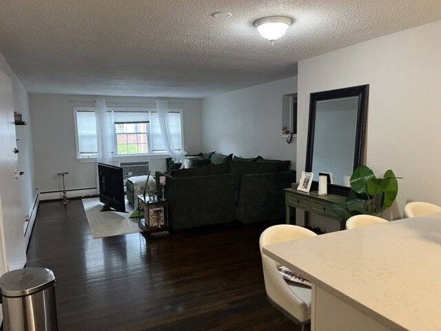 Property Photo:  27 Arlington Rd 3  MA 01801 
