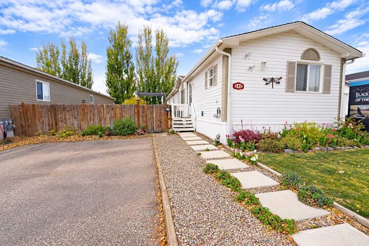 Property Photo:  512 Porter Street  AB T1M 0B1 