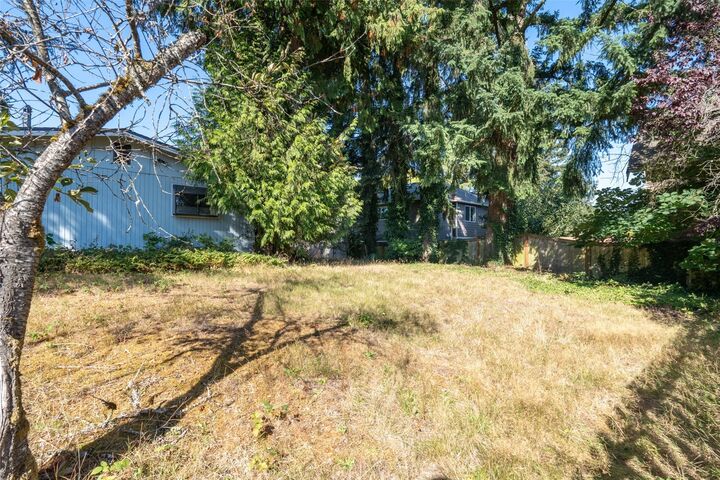 Property Photo: 12420 NE 87th Street WA 98033
