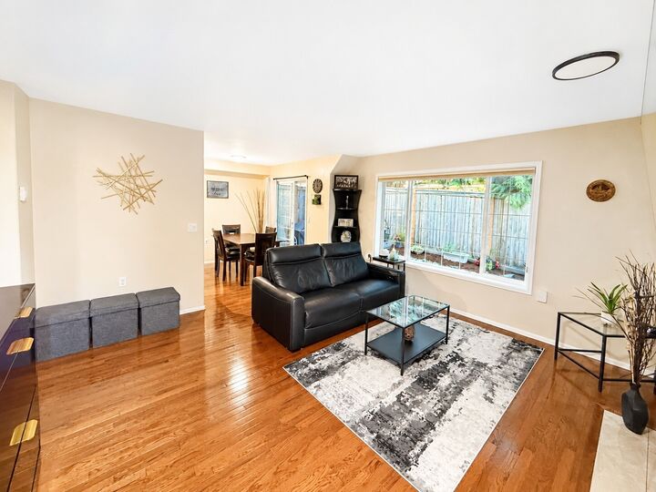 Property Photo: 15633 44th Avenue W B-1 WA 98087