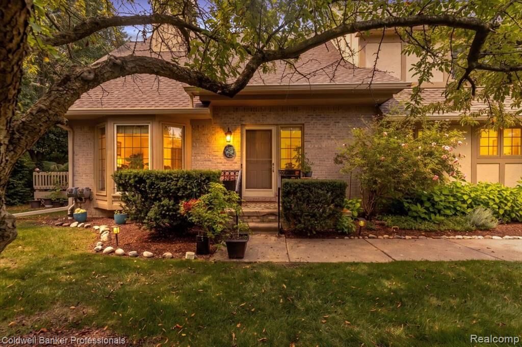 Property Photo: 2736 Winter Garden Court MI 48105