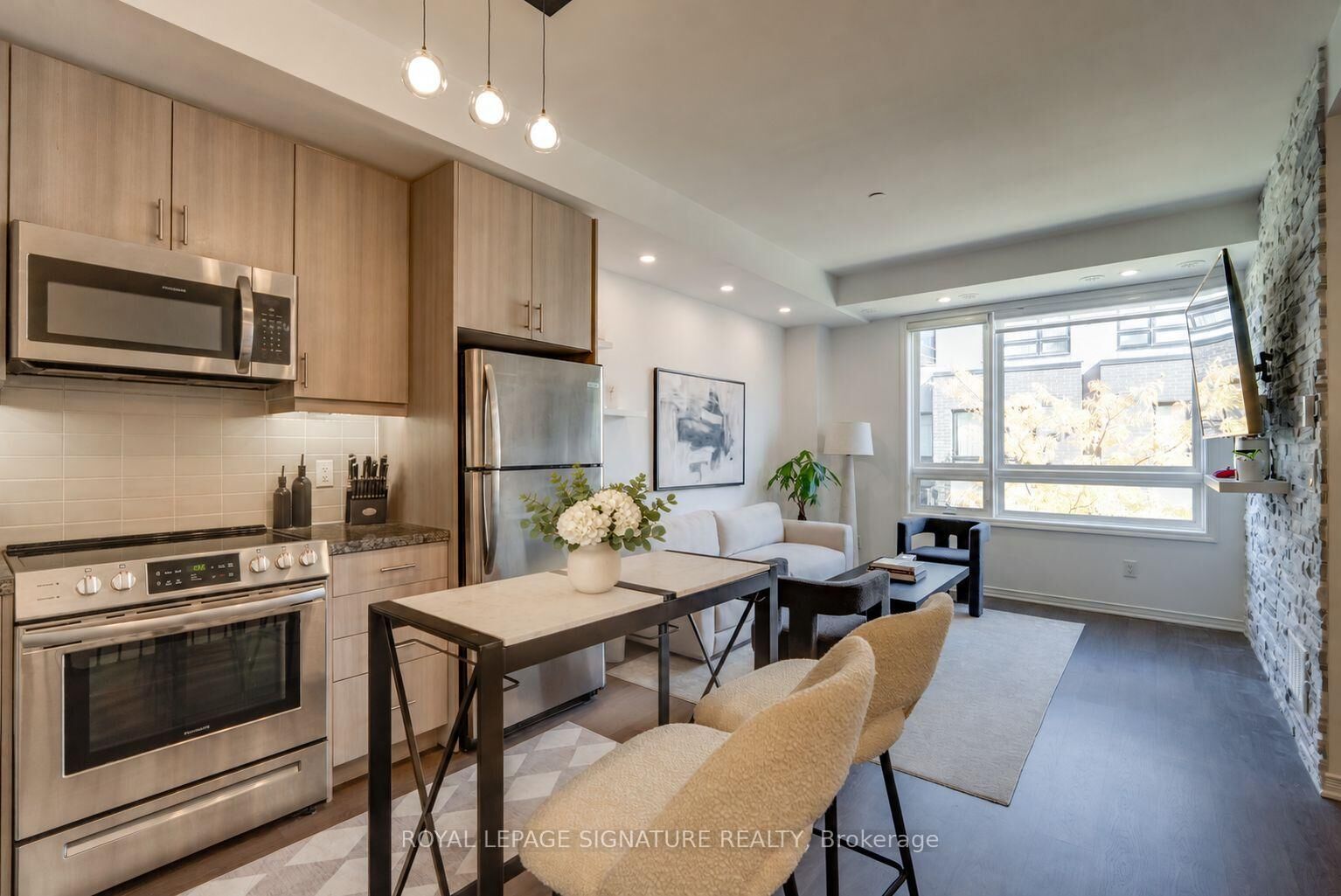 Property Photo:  1150 Briar Hill Avenue 304  ON M6B 0A9 