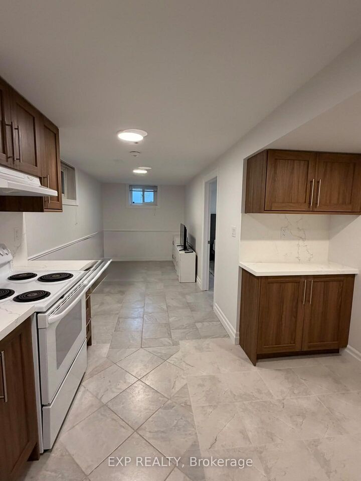 Property Photo:  103 McAnulty Boulevard Lower  ON L8H 3H3 