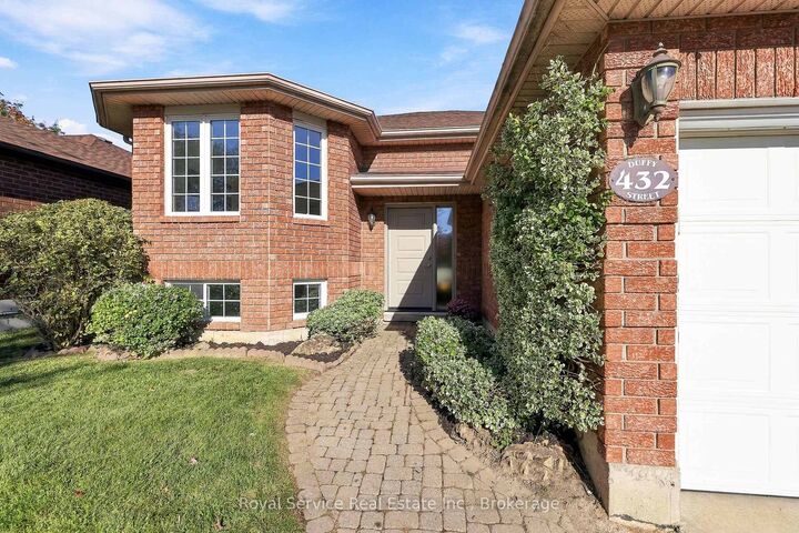 Property Photo:  432 Duffy Street  ON K9A 5M8 
