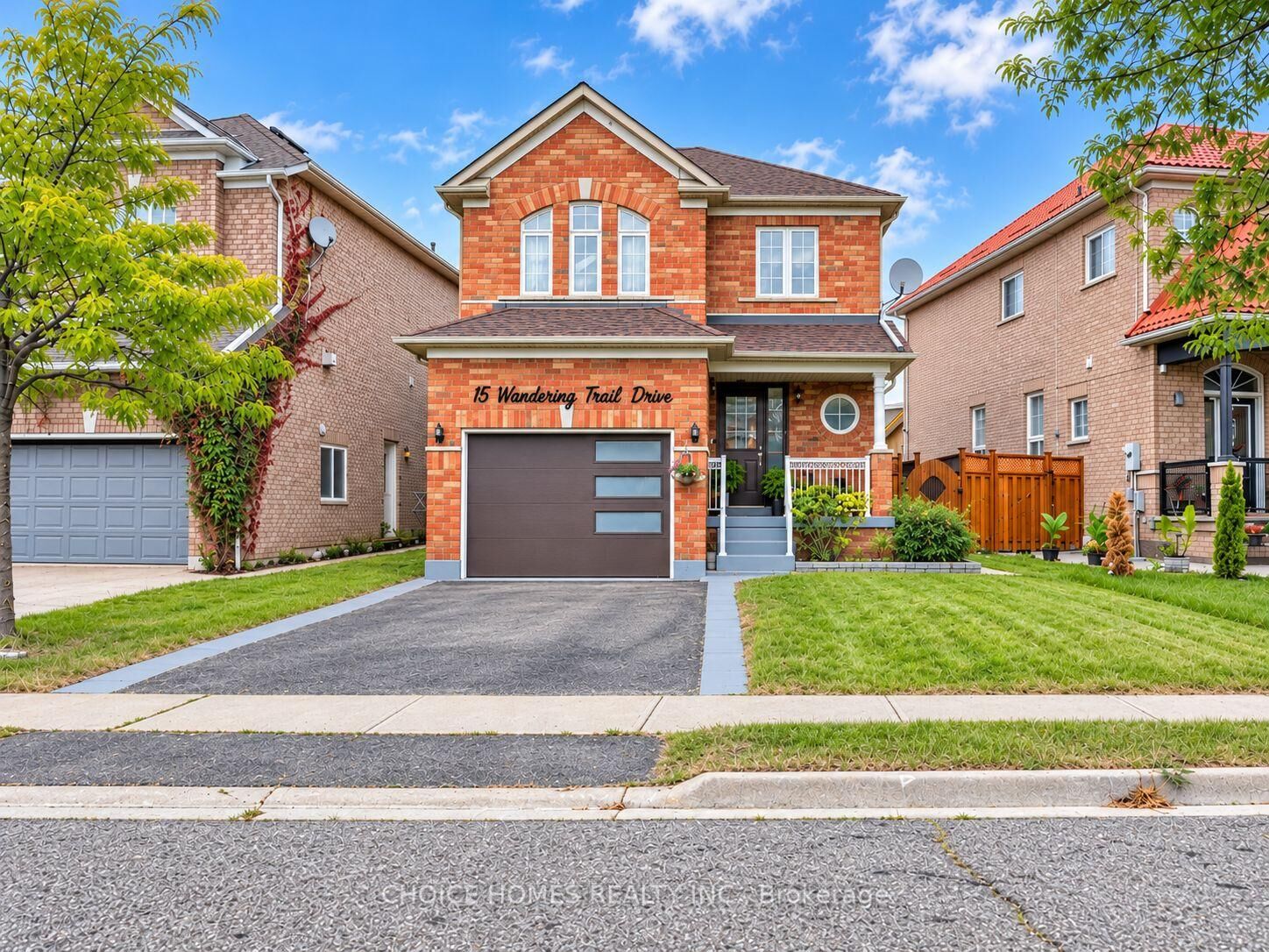 Property Photo:  15 Wandering Trail Drive  ON L7A 1T9 