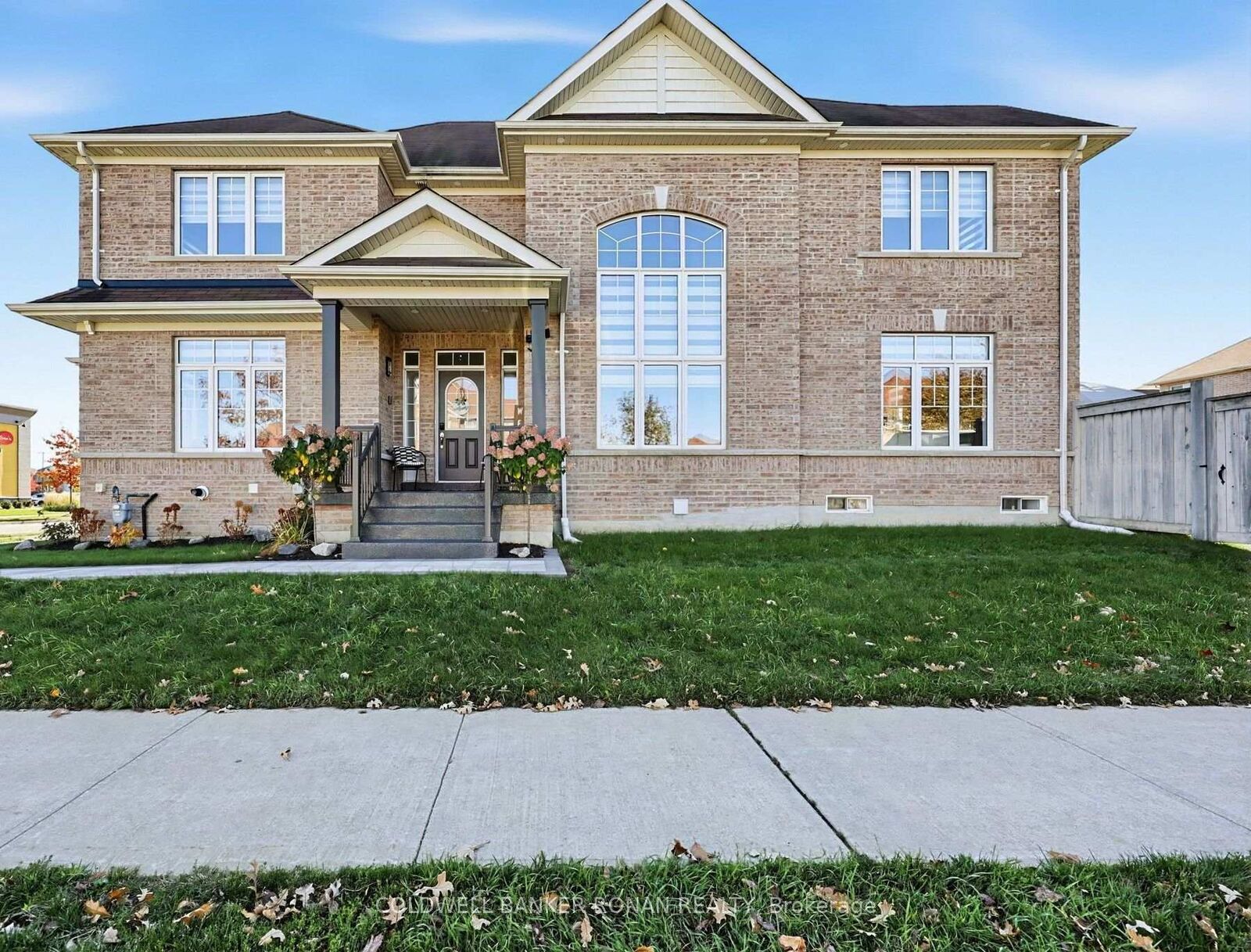 Property Photo:  16 Hawke Crescent  ON L0G 1W0 