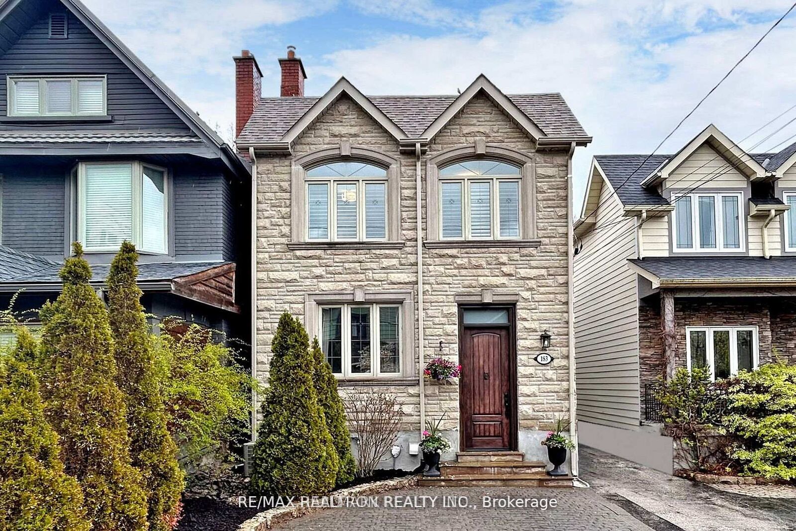 Property Photo: 183 Blantyre Avenue ON M1N 2R6