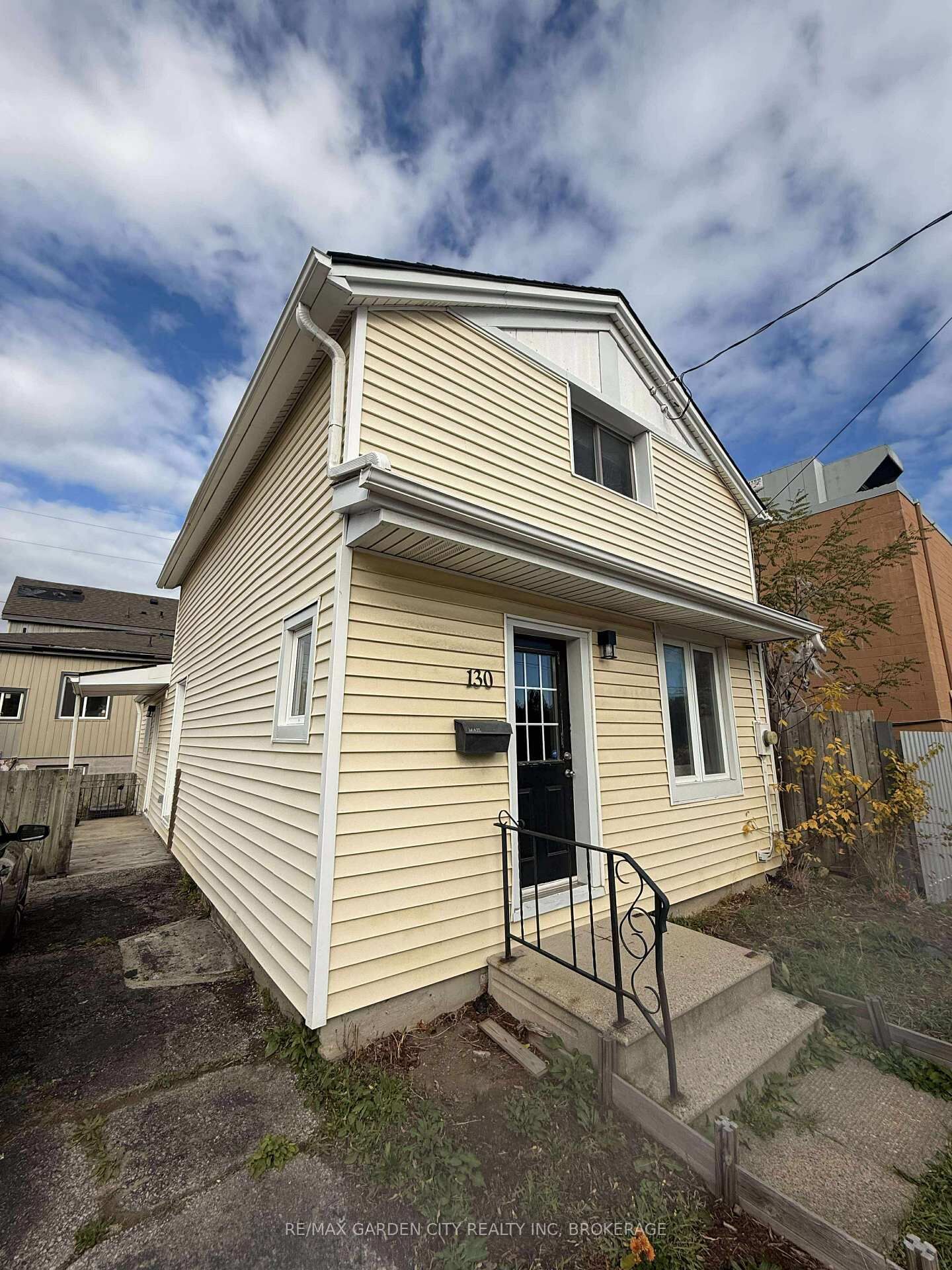 Property Photo:  130 St. Paul Crescent  ON L2S 1M9 