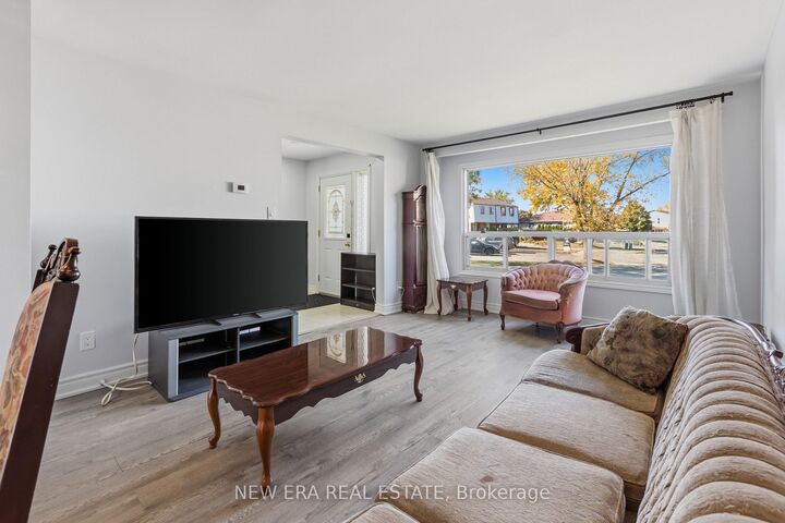 Property Photo: 7306 Sills Road ON L4T 2K1