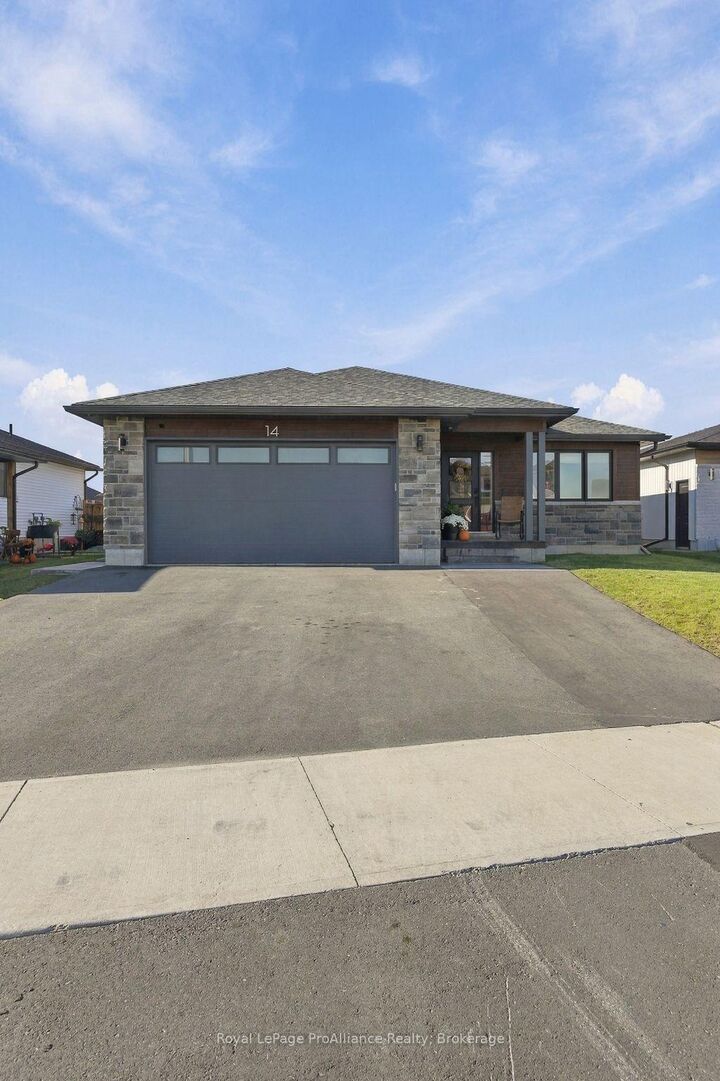 Property Photo:  14 Horton Court  ON K8P 0H3 