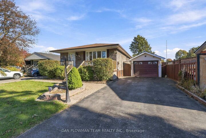 Property Photo: 229 Phillip Murray Avenue ON L1J 1G8