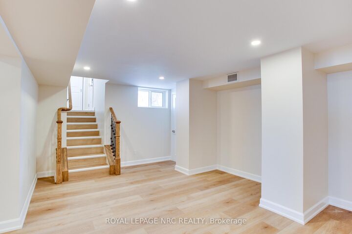 Property Photo:  138 Catherine Street Lower  ON L2A 2H8 