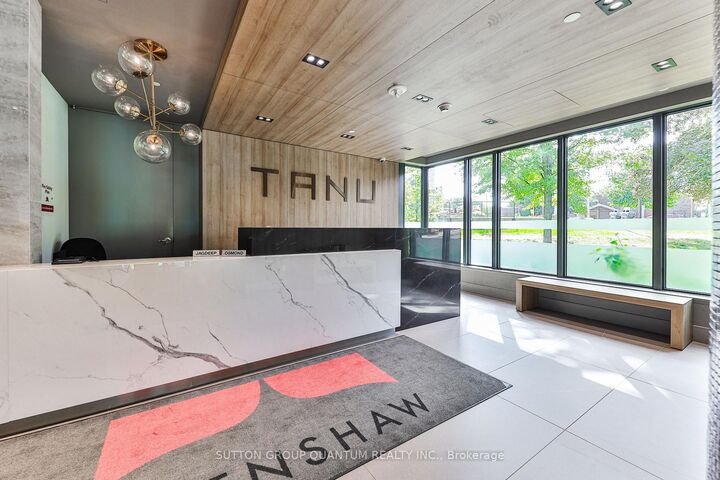 Property Photo: 21 Park Street E 1009 ON L5G 0C2