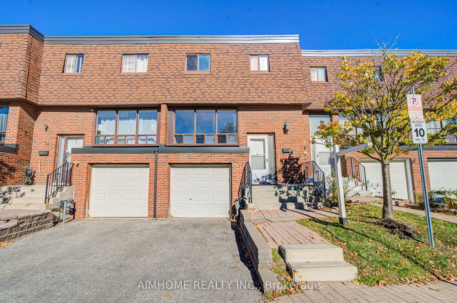 Property Photo:  34 Stately Way  ON L3T 3Z8 