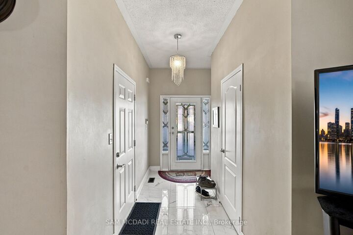 Property Photo:  3344 Southwick Street  ON L5M 7L5 