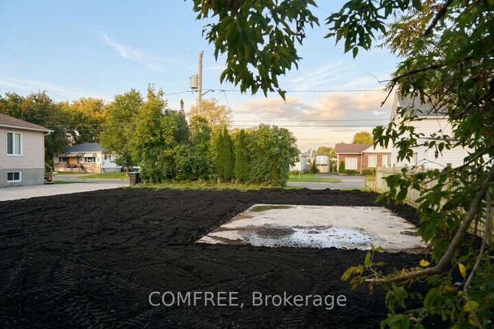 Property Photo:  1416 Cumberland Street  ON K6J 4K7 