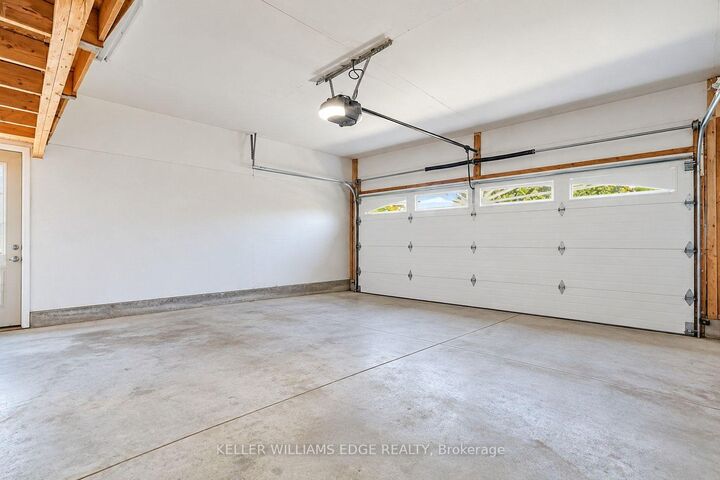 Property Photo:  93 Wellandvale Drive  ON L3C 7C6 