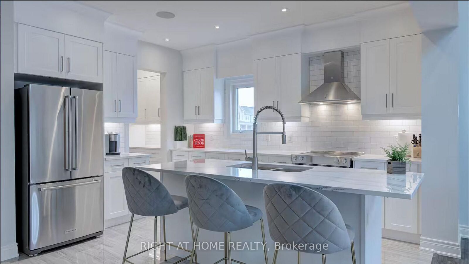 Property Photo:  9485 Tallgrass Ave Avenue  ON L2G 0Y2 