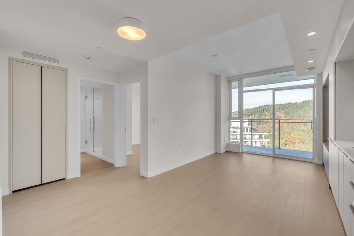 Property Photo:  612 Elmwood Street 2706  BC V3J 0W1 