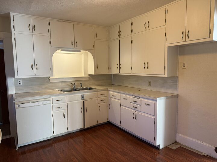 Property Photo: 1417 Oak Street MI 49120